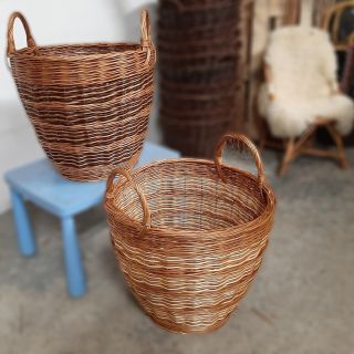 Proutěné koše na dřevo různých tvarů, velikostí a barev najdete na našem e-shopu 👉...